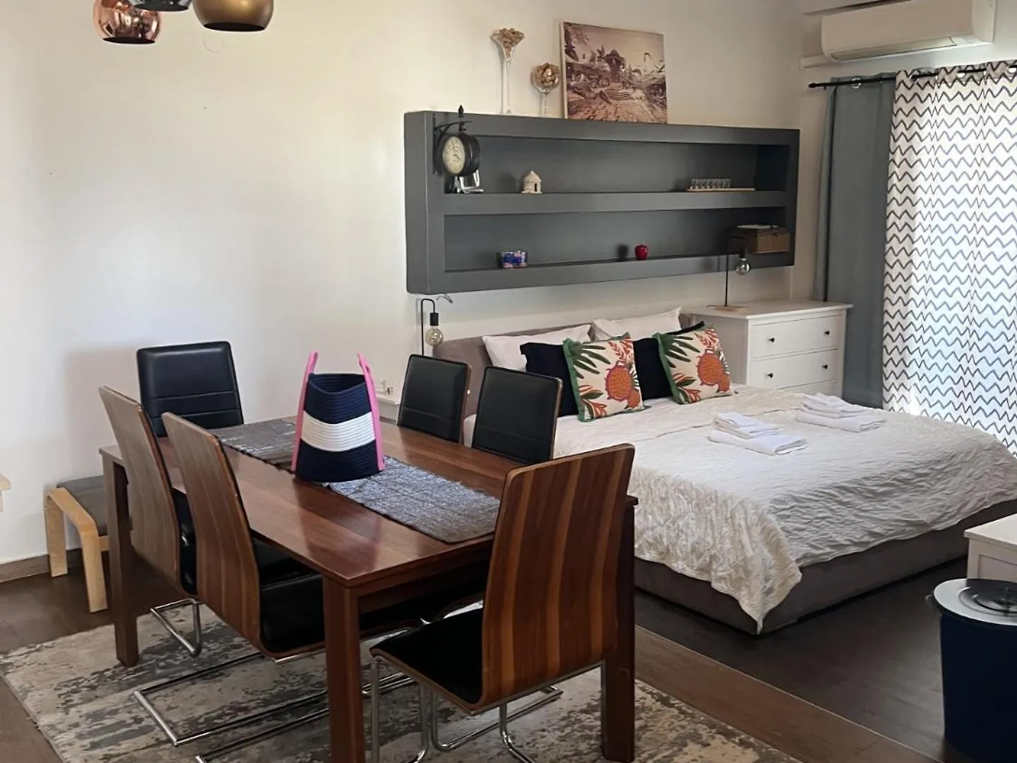 Small House Nea In City Center-With Free Parking 普拉